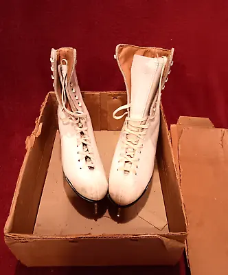 Vintage LAURENTIAN Professional Women's White Skates Leather Size 7 Made Canada • $31.41