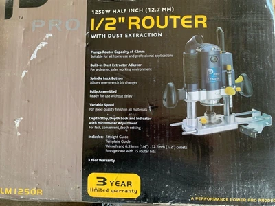 £50 • Buy 1/2  240v 1200w Plunge Router