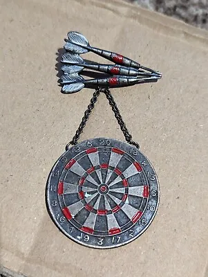 Vintage Darts & Dartboard Pin Badge • £6.95