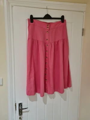 £19.99 • Buy M&S Linen Rich Skirt BNWT Size 14 Length 31”. Elasticated Waist Pink Colour