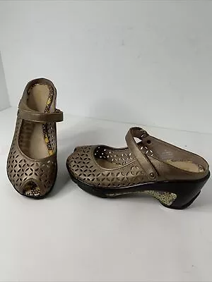 J-41 Journey Gold Leather Laser Cut Peep Toe Comfort Shoes Clogs Women's Size 8M • $49.99