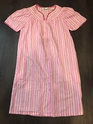Vintage Morning Glory Jasmine Rose Pink Snap Button Duster House Dress Small S • $14.95