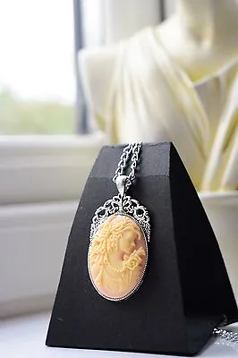 £5.49 • Buy ..large  Vintage Style  Grecian Lady Cameo  Necklace  [26/1/2017]  [2]