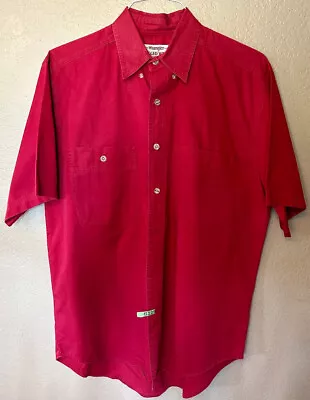 Vintage Wrangler Rugged Wear Dark Red Short Sleeve Button Up Top Mens Size M • $9.99