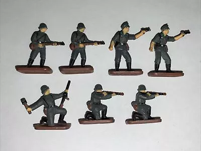 Vintage 1990 Monogram Models Soldiers Lot Of 7 Miniature Metal Soldiers • $15.99