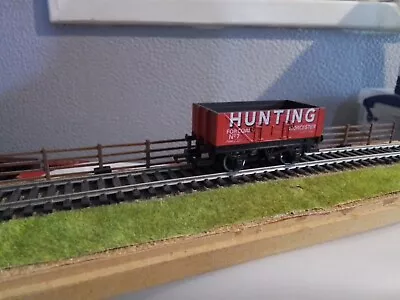 Hornby OO Gauge Open Wagon HUNTING New See Photos For Description  • £10.49