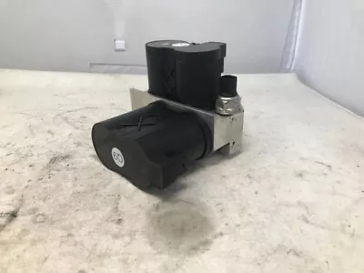 2008 Mercedes S Class S63 Amg Rear Suspension Abc Valve Block 221 320 03 58 • $249.95