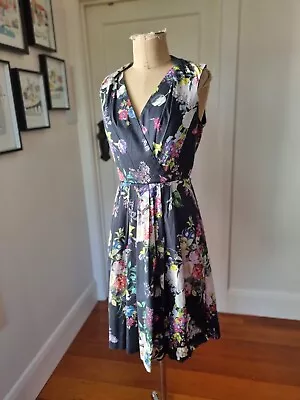 Jigsaw Size 8 Black Floral Print Vintage Style Fit & Flare Dress • $48