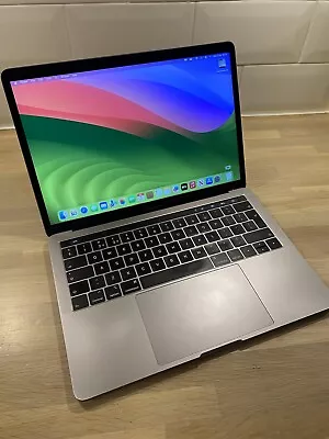 Apple MacBook Pro (256 GB SSD 8GB Ram Intel Core I5 8th Gen 1.4ghz) A2159 • £320