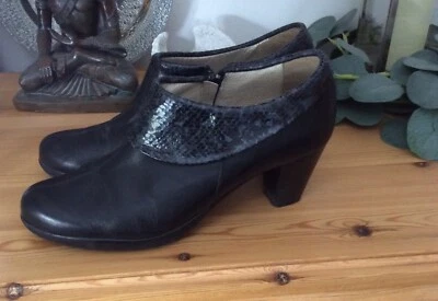 £10 • Buy Pavers Black Shoe Boot Size 6