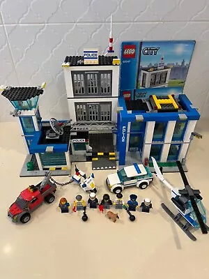 Lego City Set 60047: Police Station • $84.99