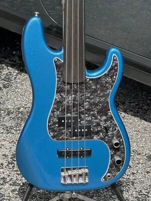 2020 Fender Precision Tony Franklin Fretless Bass Lake Placid Blue A Stunner ! • $1995