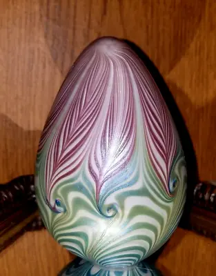 Vandermark Art Glass Iridescent Pulled Feather Egg Illuminated Paperweight 5  • $69.99