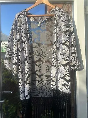£4 • Buy TOPSHOP Silver-gold-blk Patterned Kimono Sz UK 6 (will Fit Up Sz 10) 🖤