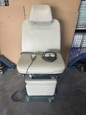 Midmark 75 411-017 Power Procedure Chair W/ Hand Control & Foot Switch 75 411 • $2500