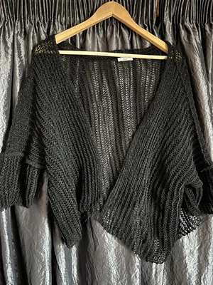 £15 • Buy Crea Concept 42 Black Shrug