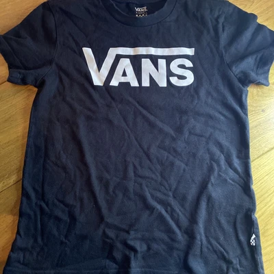 £3 • Buy Womens / Girls VANS Black T-shirt, Size XS Will Fit Size 6-8 Good Condition.
