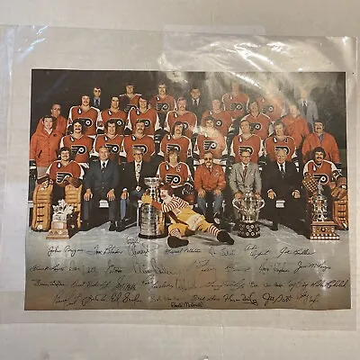 Philadelphia Flyers 1974-75 STANLEY CUP CHAMPIONS Team Photo W/ Ronald McDonald • $4.25