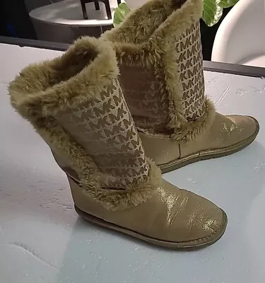 Michael Kors Winter Boots Lettie Gold Faux Fur Boots Size 4 • $18