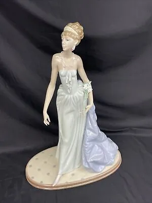 Vtg Lladro #1495 Lady Of Taste Large Retired Porcelain Statue Woman In Blue Gown • $99.99