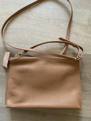 $125 • Buy Oroton Ladies Bag Leather 