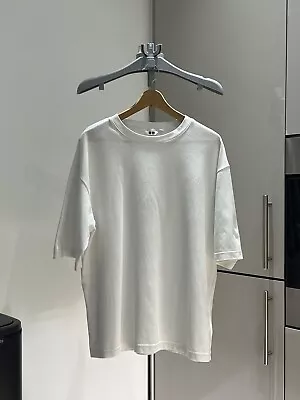 Excellent Uniqlo Airism Men’s T-Shirt In White. Size Large (2) • £0.99