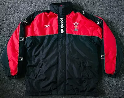 1998/ 1999/ 2000 WRU Wales Rugby Reebok Heavy / Bench Coat Medium Red / Black • £25