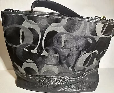 Coach Optic Shoulder Purse Color Black A063-7656 With Dust Bag Medium • $70