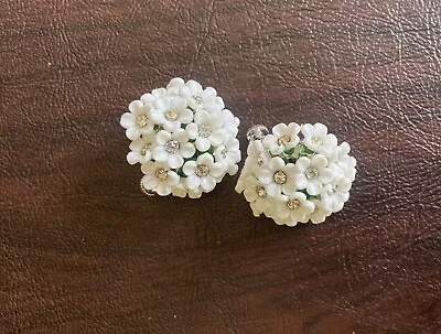 Vintage~Vendome White Daisy Flower Clusters Clip-On Earrings W/ Rhinestones EUC! • $22