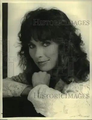 1983 Press Photo Mary Kate McGeehan Stars As Linda Caproni In  Falcon Crest  • £19.27