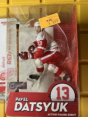 McFarlane NHL Series 9 Pavel Datsyuk Action Figure Debut White Jersey Variant • $29.99