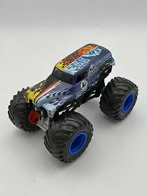 Spin Master Monster Jam Grave Digger Fire And Ice Monster Truck Diecast 1/64 • $44.99