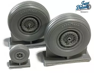 1/32 True Details B-17 Flying Fortress Resin Wheels Set • $10.55