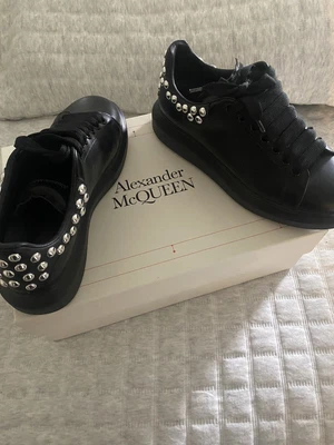 $490 • Buy Alexander McQueen Studded Shoes Size 40