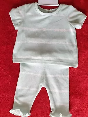 Baby Girls Top And Leggings Size Newborn Brand Matalan • £1.99