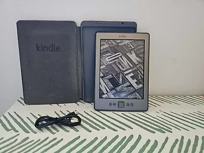 Amazon D01100 Kindle 4th Generation 2GB Wi-Fi 6 Inch EBook Reader - Graphite • £19.99