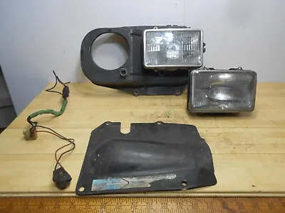 Volvo 240 Quad Headlight RIGHT ONLY USA Style 244 245 242 OEM# 1235140 & 1235152 • $59.99