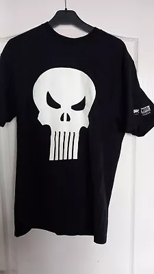 Official Marvel The Punisher T-shirt Adult M Glows In The Dark! • £7.50