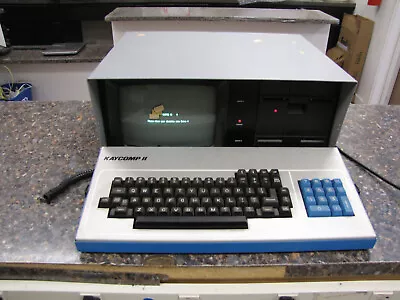 Vintage Kaypro II Portable Computer With Keyboard - Powers And Boots To Insert • $99.99