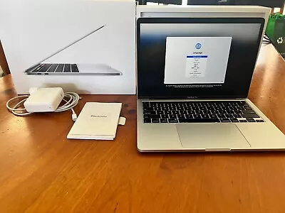 2020 Apple Macbook Pro 256 Gb Touchbar 8gb RAM SILVER • $355