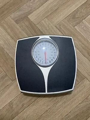 Salter Speedo Mechanical Bathroom Scale - Black/Silver (148BKSVDR) • £15