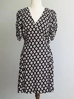 Tigerlily Dress Size 8 True Wrap Black White Caramel 100% Rayon Short Sleeve • $22