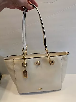 Coach Pebbled Leather Chain Link Strap Turn Lock Carryall Tote Bag LHT Chalk  • £90.26