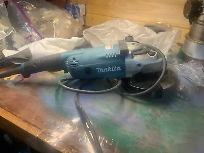 Makita GA7021 120V 7 Inch Angle Grinder • $80