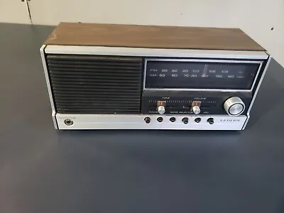 $15 • Buy Vintage Lloyds AM FM Radio  Model  RR-8609 Made In Taiwan- Works!
