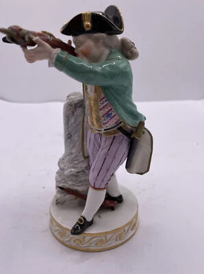 £500 • Buy Meissen (18 Soldier On Plinth F33  Cross Swords 6’ High Preparing To Shoot