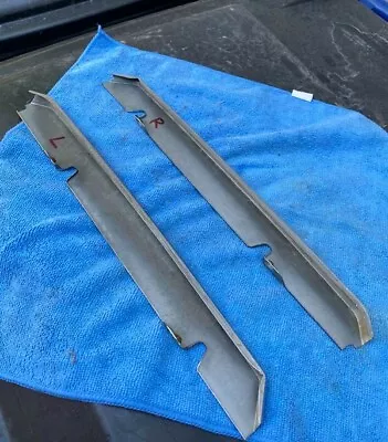 Mercedes R107 Grill Garnish Moldings Left 078880321 And Right 078880421  • $55