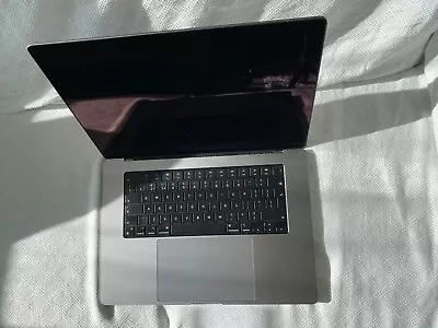 £2899 • Buy 16-inch MacBook Pro M1 Max 10-core CPU 32-core GPU 1TB 64gb RAM + Applecare