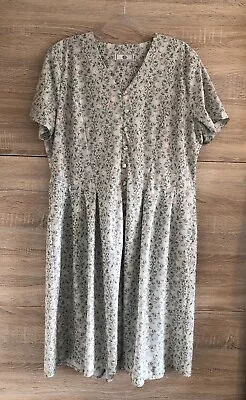 C&A Beautiful Green Floral Button Up Vintage Midi Dress. Size XL • $2.51