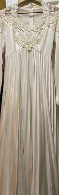 Vintage Ivory Polyester Wedding Dress With Lace Pleated Front & Back Skirt • $100